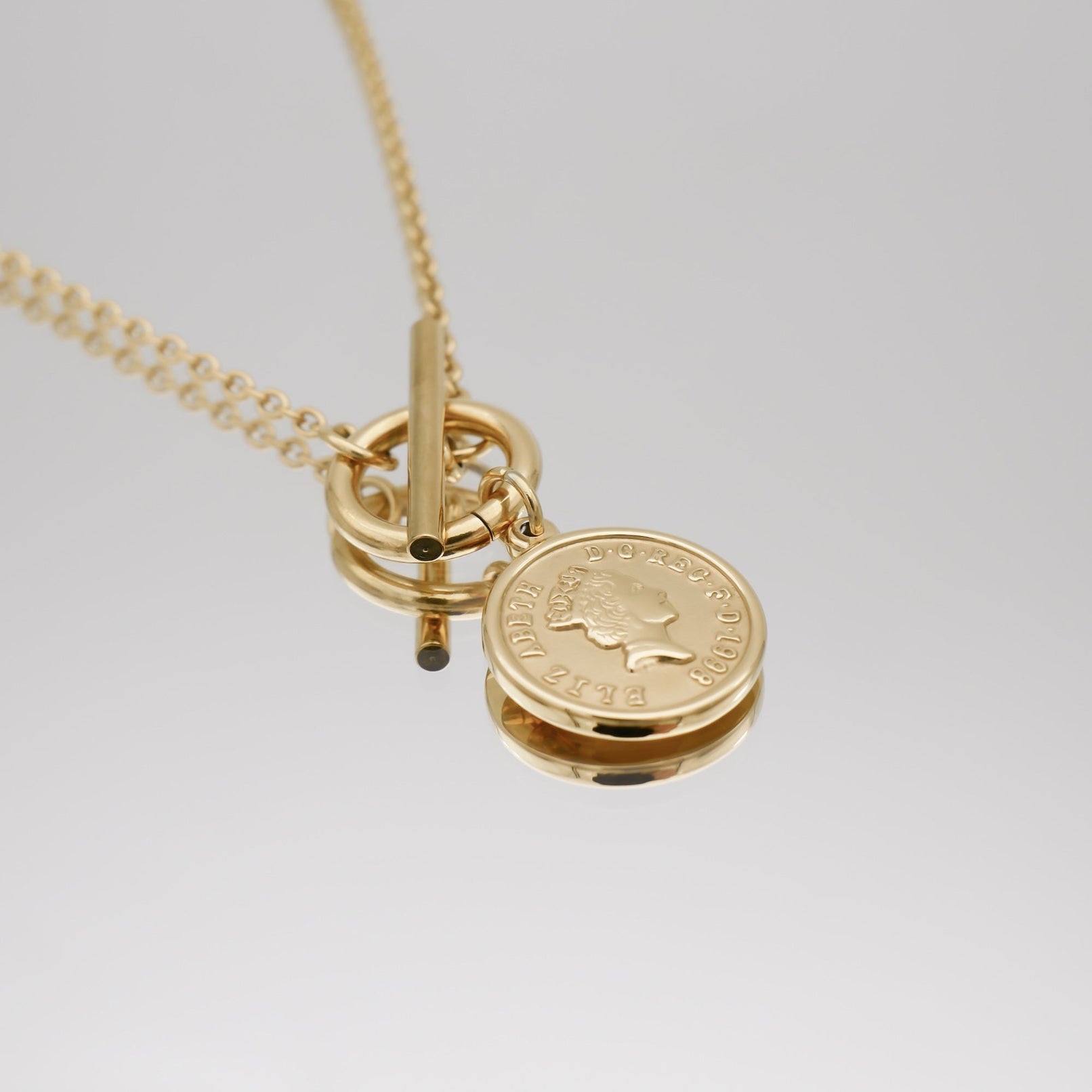 Coin Pendant Necklace | Gold